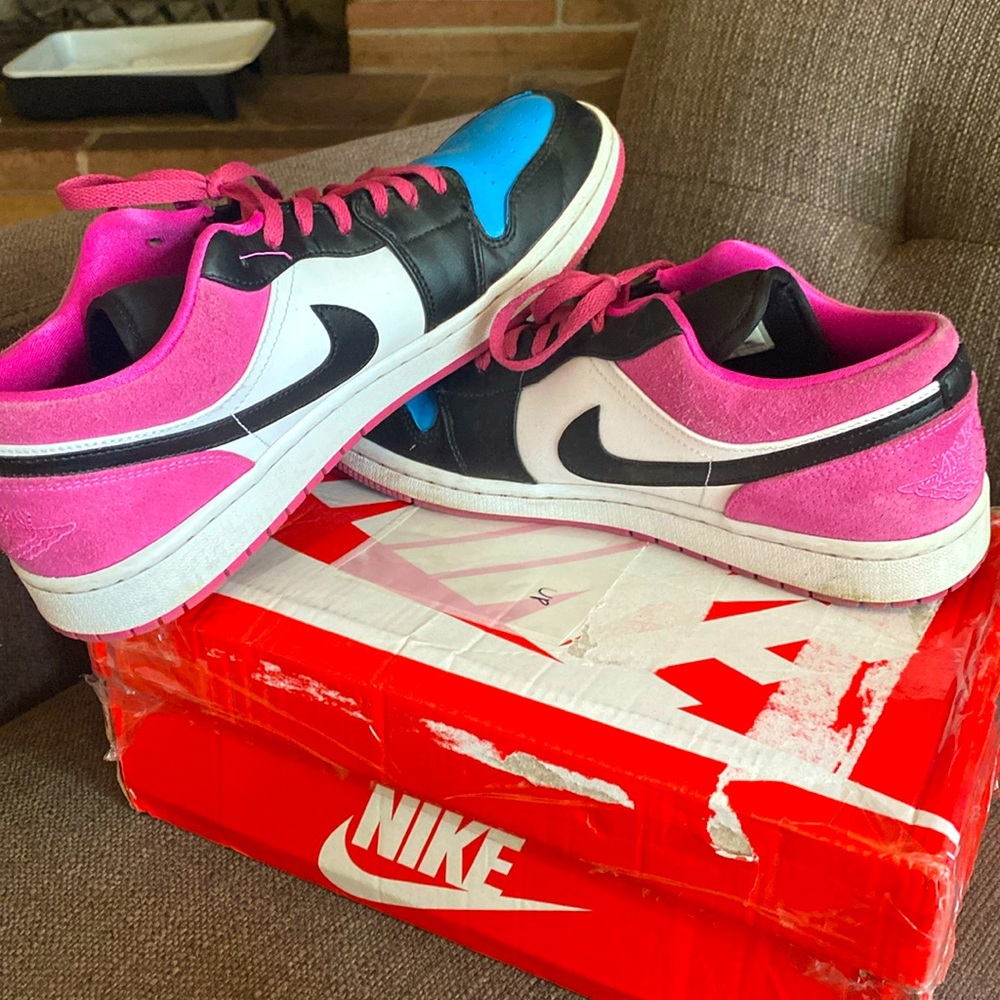 Custom Jordan 1 lows